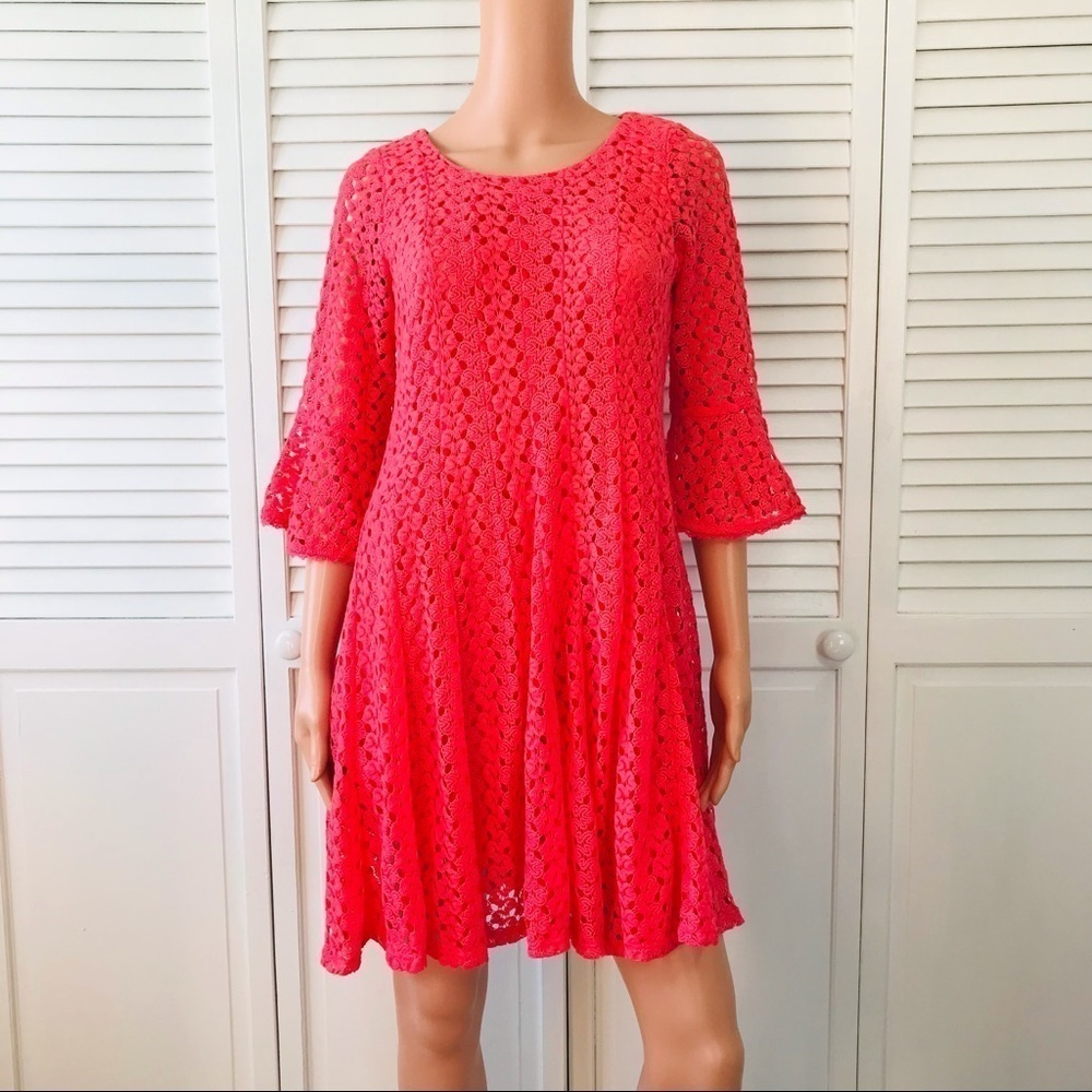 2/$25 ROZ & ALI Coral Bell Sleeve Lace Dress Size 2